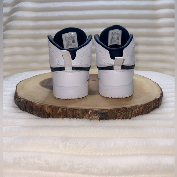 Air Jordan Access Basketball Shoes - Picture 4 of 11